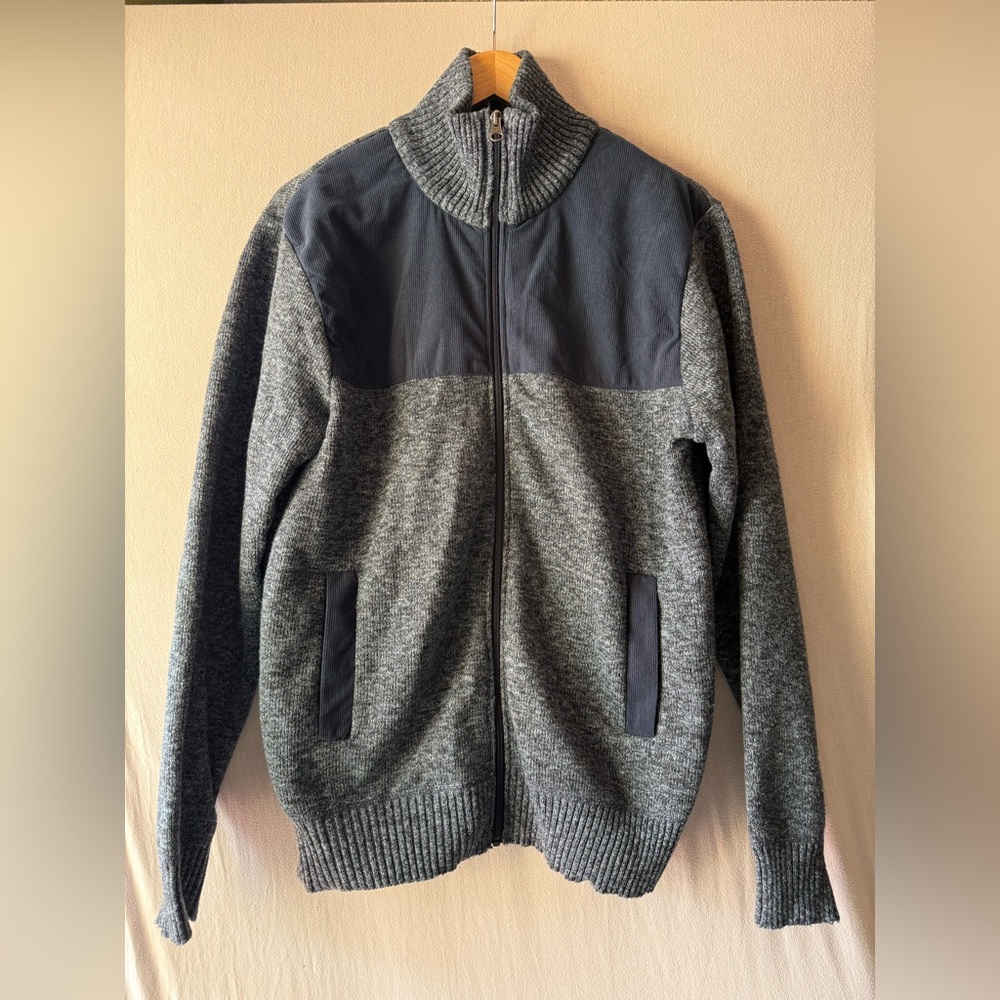 Izod Men's Charcoal and Black Zip-Up Sweater Large